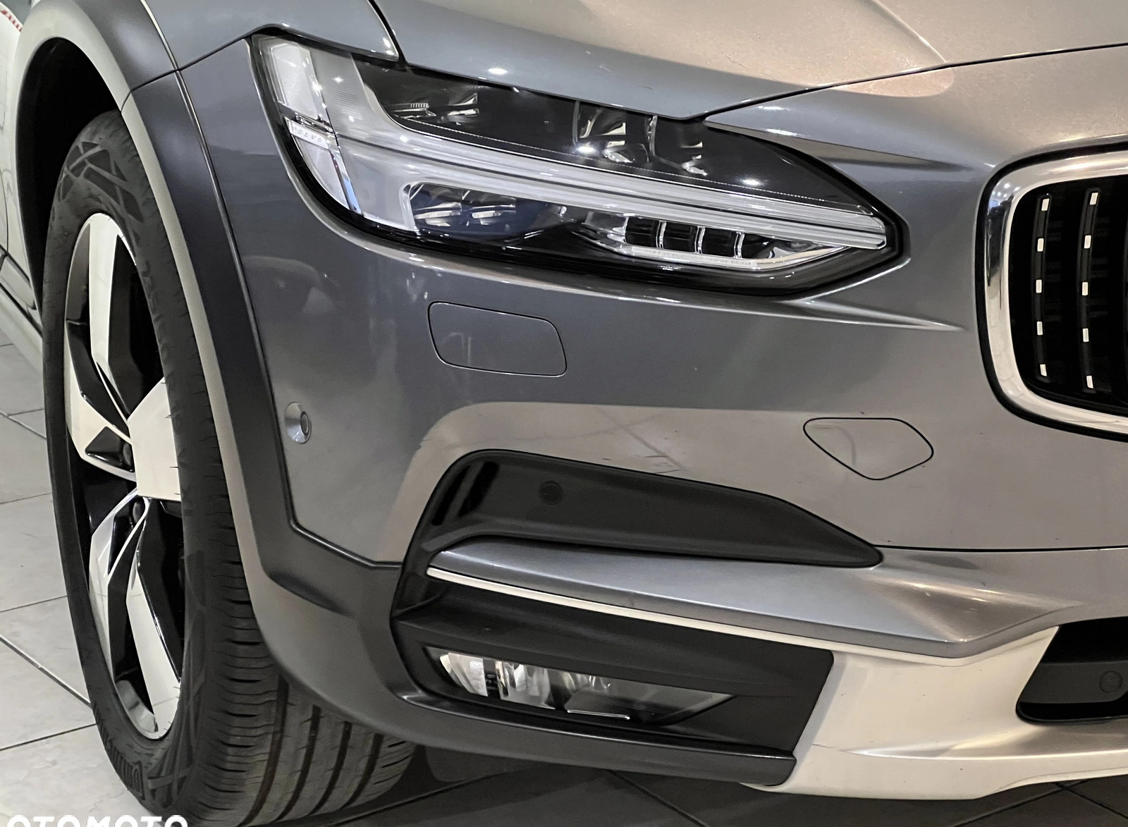 Volvo V90 Cross Country cena 147000 przebieg: 147000, rok produkcji 2017 z Bieruń małe 352